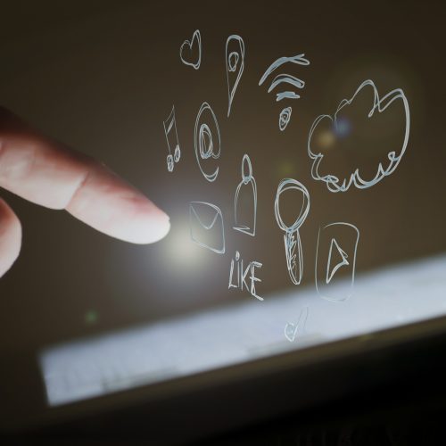 Como Honrar a Deus Online: Guia Cristão Prático