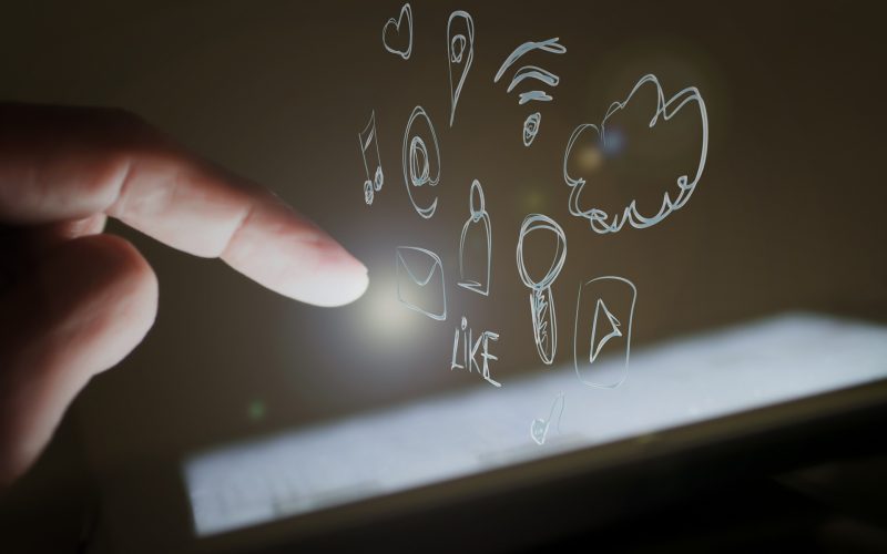 Como Honrar a Deus Online: Guia Cristão Prático